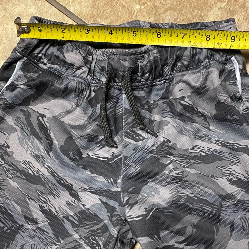 OshKosh B'gosh Gray Camouflage Size 5/5A Joggers Comfy Kids
